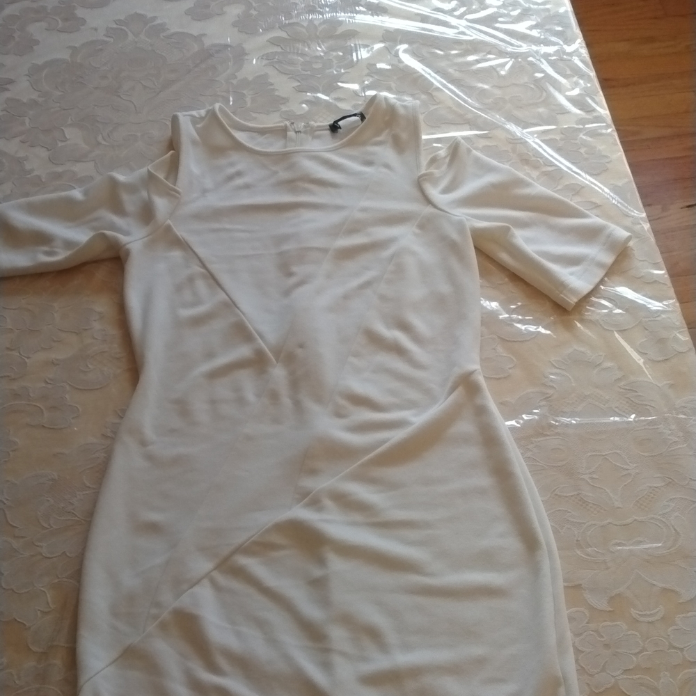 Beautiful dress, used just once, size 4